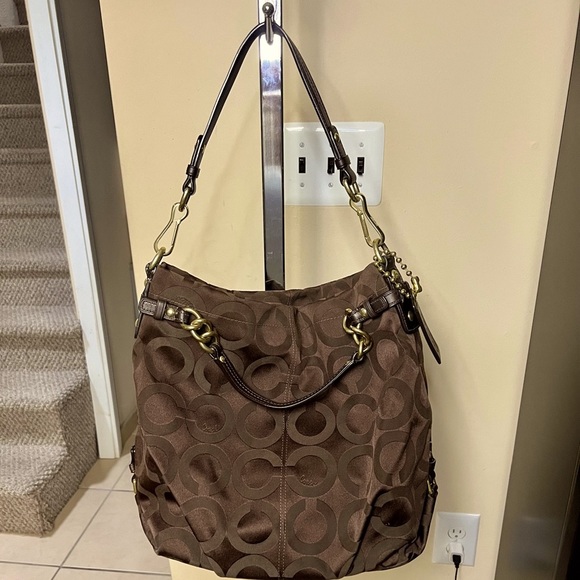 Beautiful brown signature print Coach pocketbook (authentic) - Picture 2 of 9